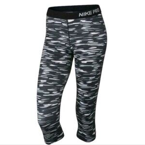 Nike Dri-fit  Pro Camo Capri Length Leggings Size Medium